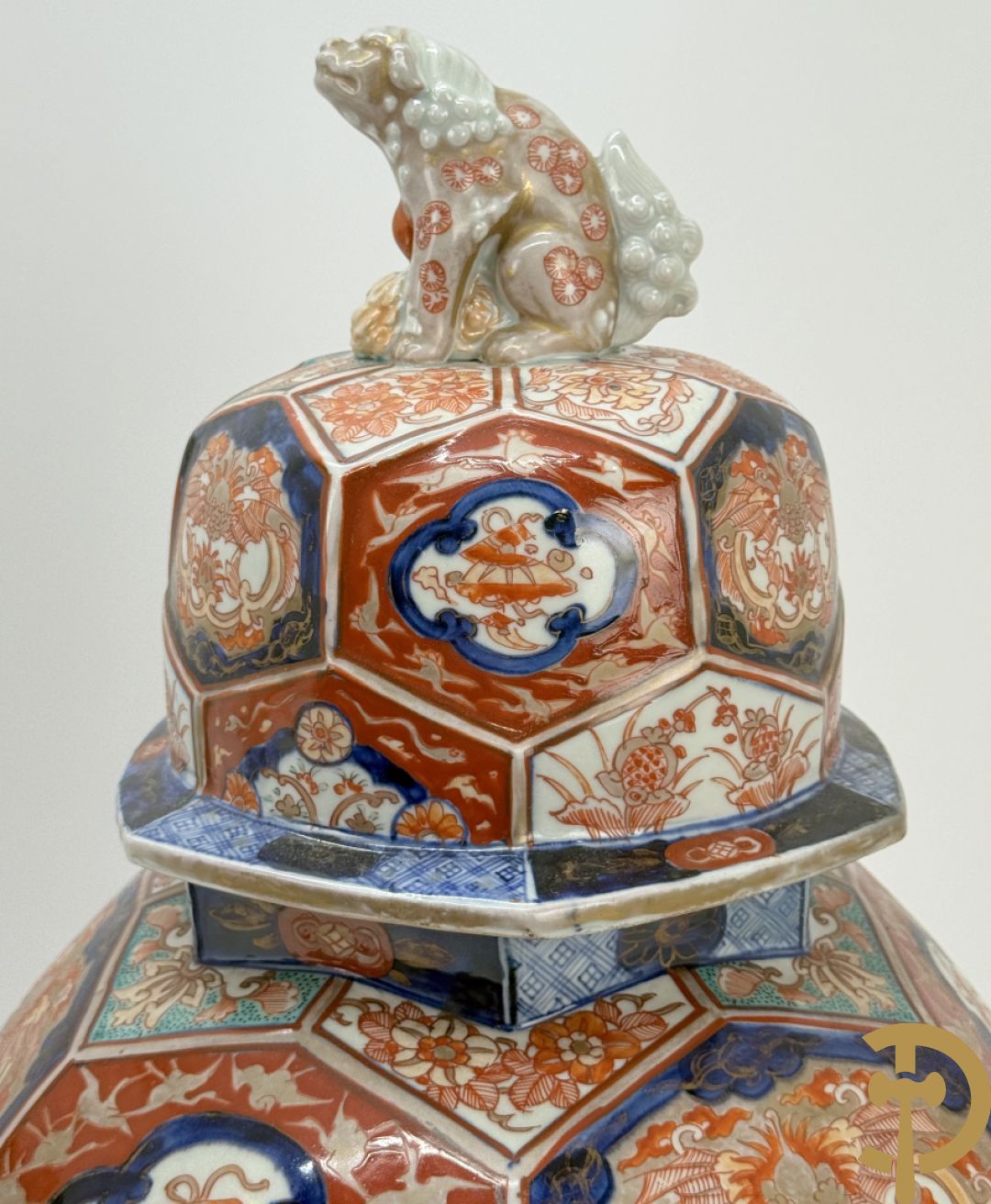 Japanse Imari vaas met fo-hond bezet, 19e