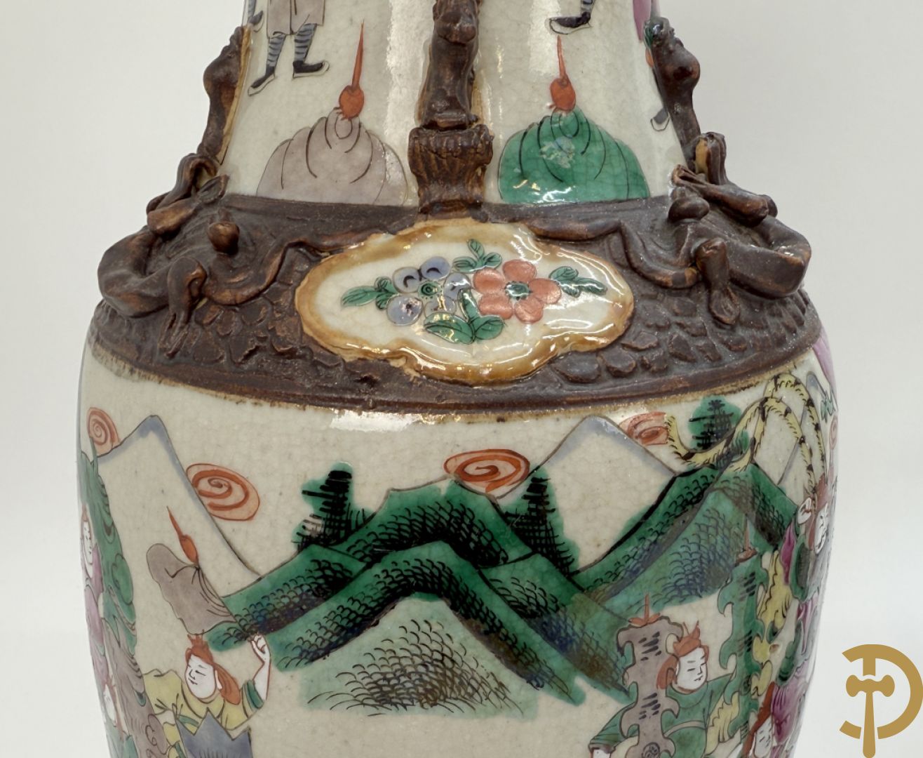 Twee Nankinvazen met geanimeerd krijgerdecor