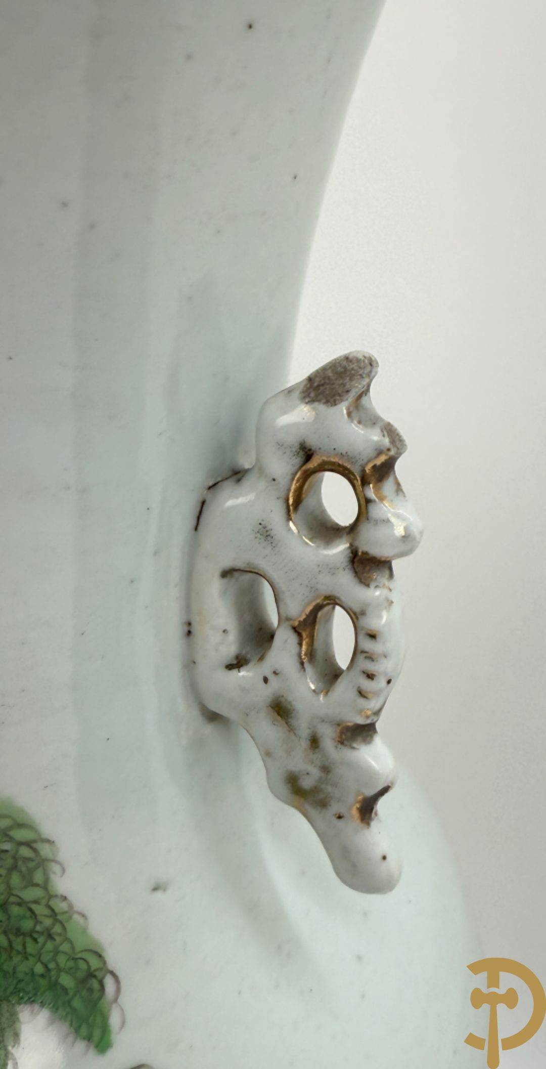 Chinese porseleinen vaas met decor van takken en vogels + Chinese porseleinen vaas met bloemendecor