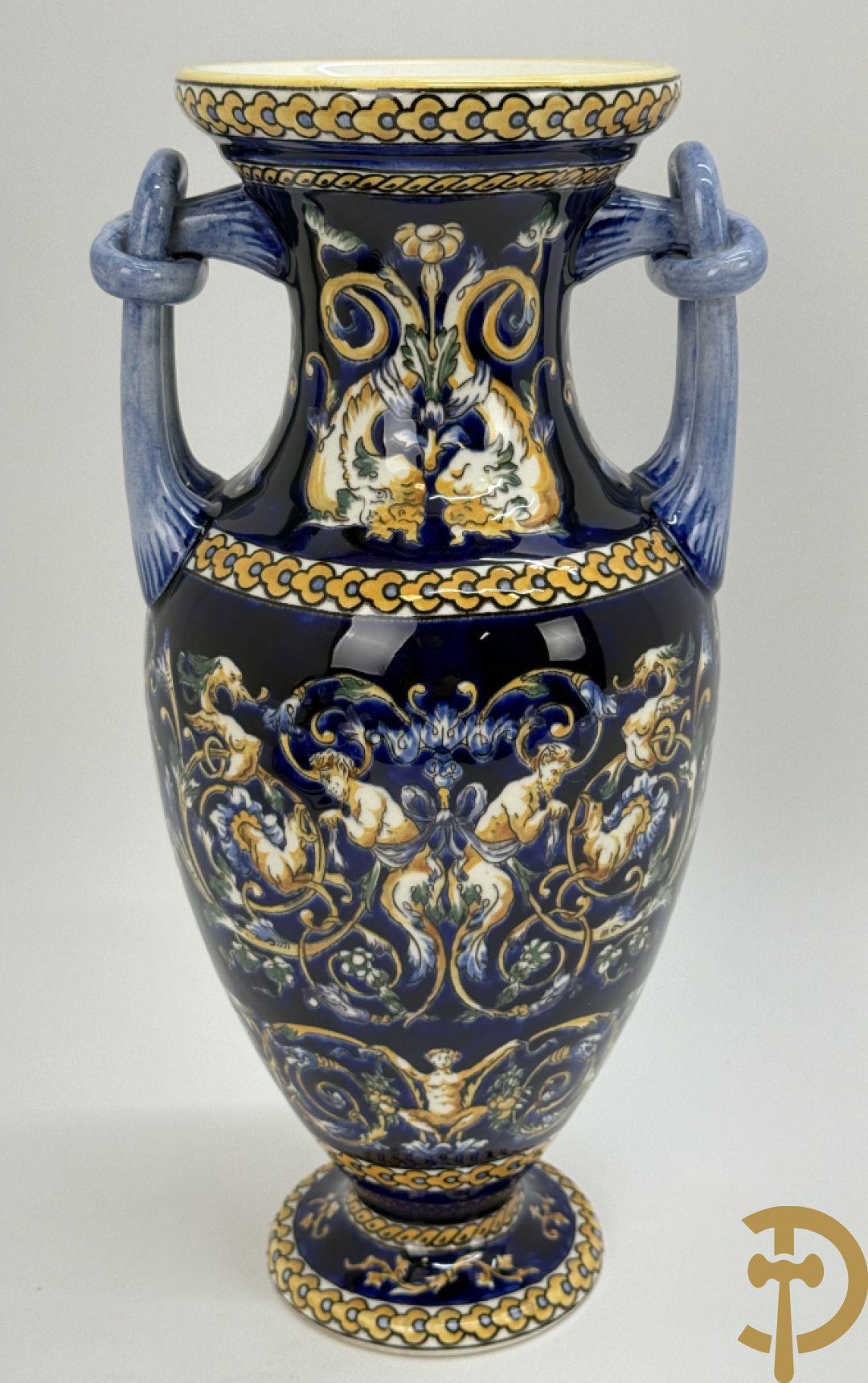 Gien schaal, 2 borden, coupe en 2 vazen met cupidodecor, decor 54