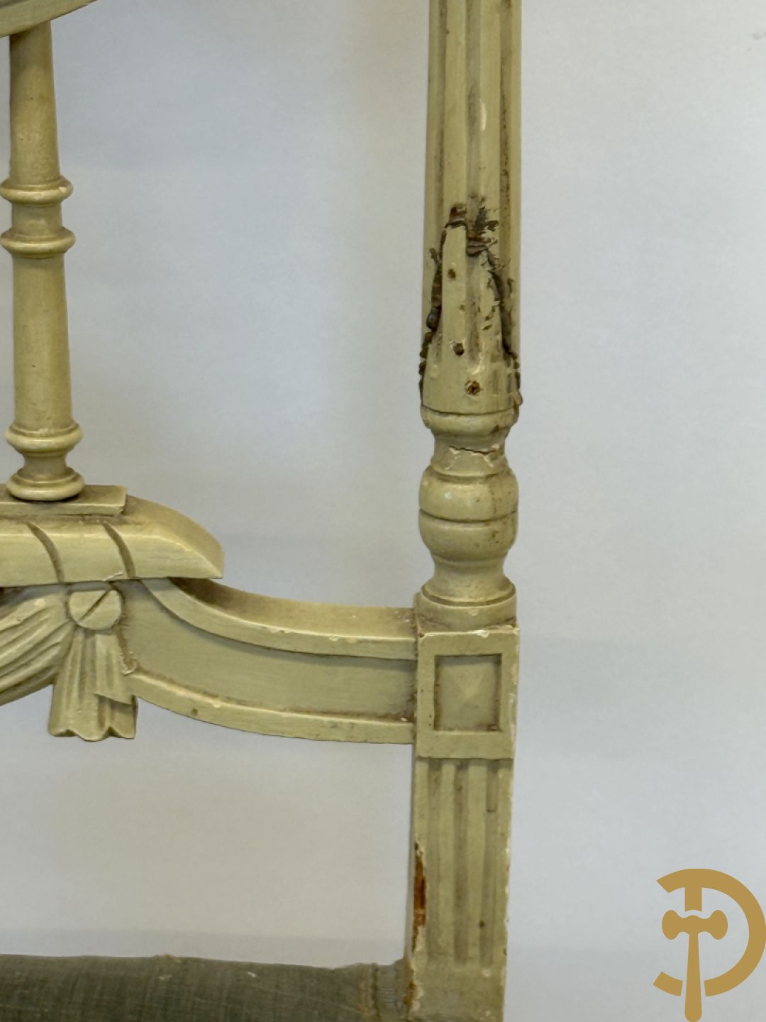 Louis XVI salonensemble bestaande uit canapé, 2 armzetels, 2 stoelen en salontafel