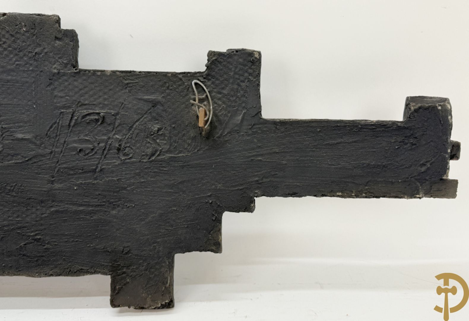 Muurplakkette met geometrische motieven in gekleurd keramiek, Pia Manu 1/3/63