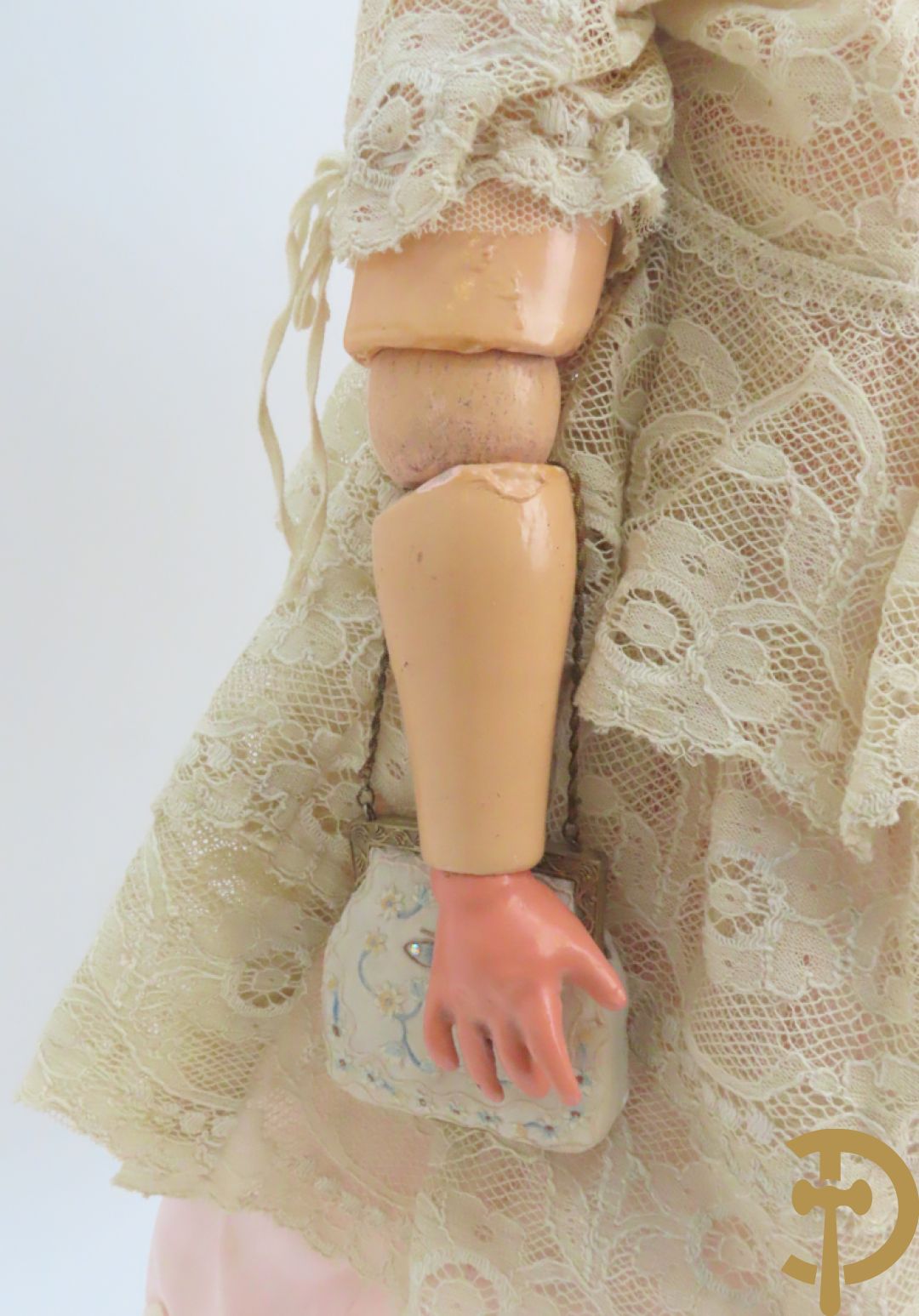 Antiek pop met porseleinen hoofd, papier maché ledematen en  beweegbare ogen,  gemerkt Armand Marseille Germany 390 A12M