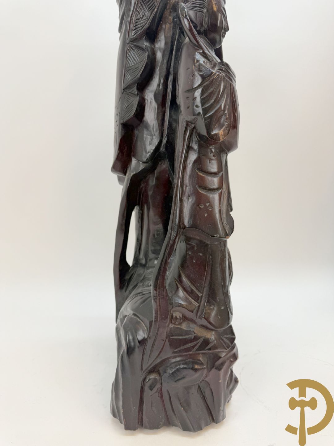 Aziatische houtsculptuur Guanying met 2 oosterse figuren + Oosterse man met baard