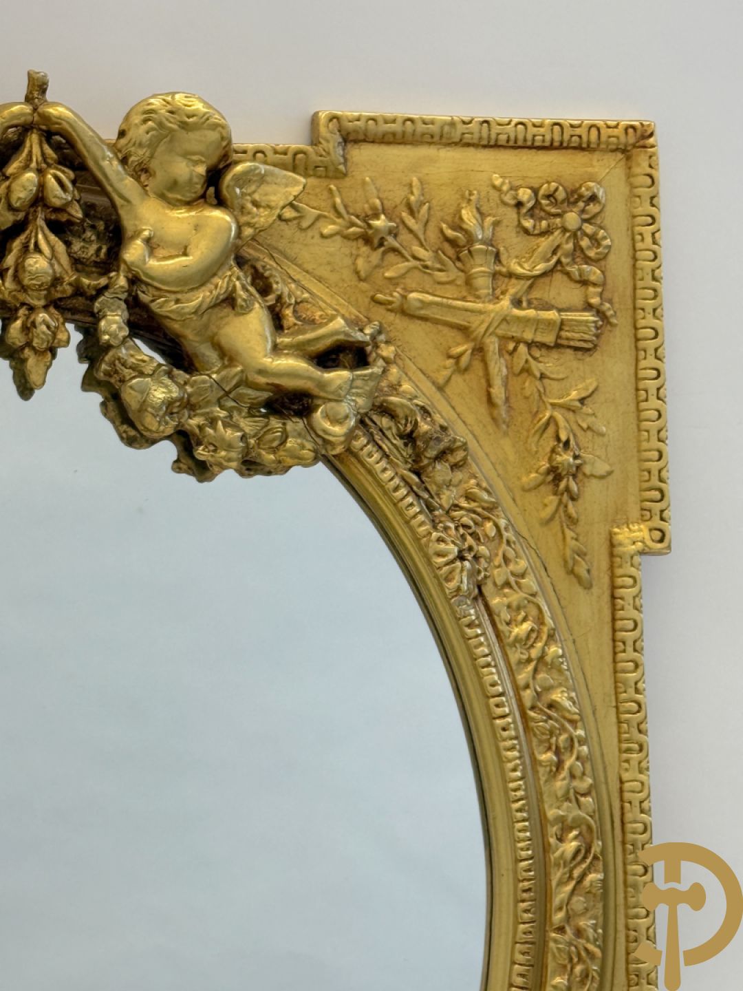 Ovale spiegel met cupido