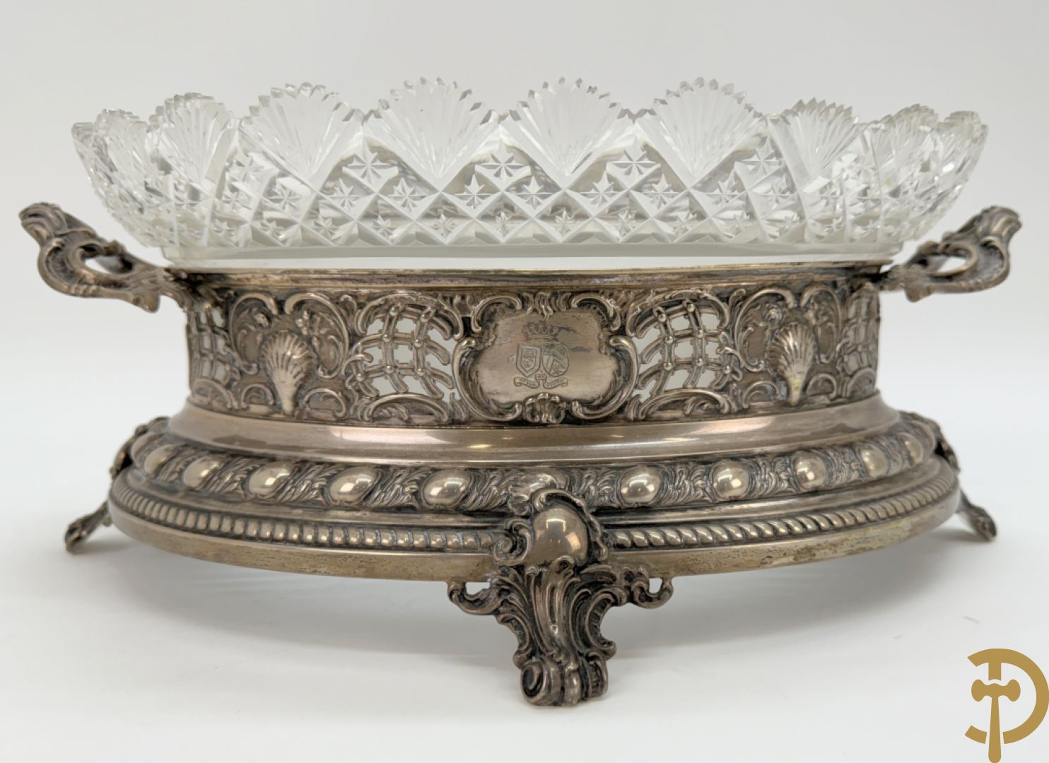 Massief zilveren ovale milieu de table met kristallen coupe