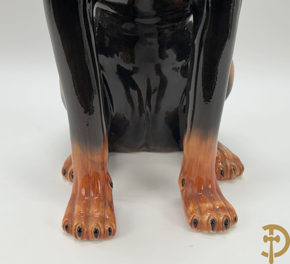 Dobberman in meerkleurige Italiaanse faience