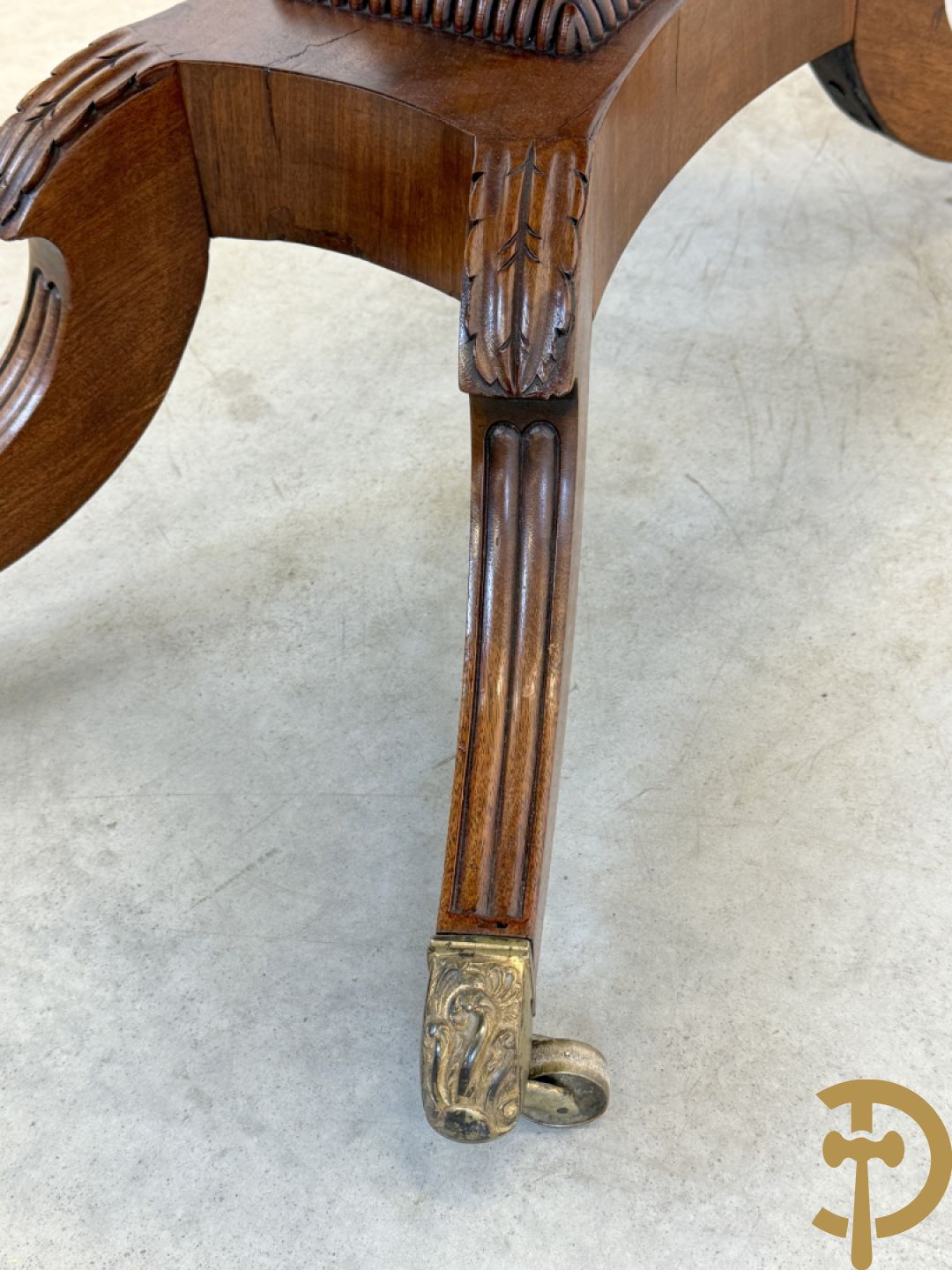 Engelse pembroketable met openflapbare zijkanten en lade - op vierpikkel