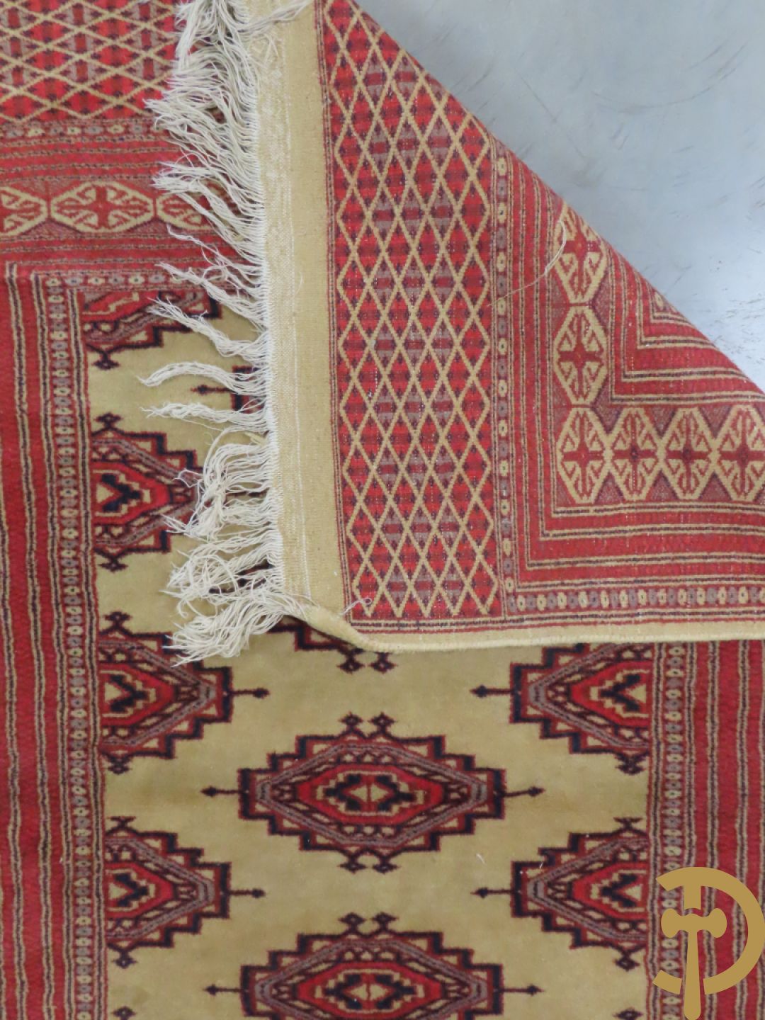 Zes oosterse handgeknoopte tapijten w.o. 2 Bouchara, Hamadan en 2 voettapijtjes