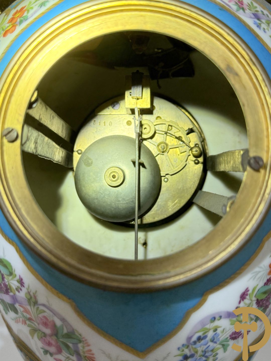 Driedelige bronzen Franse garnituur bezet met cupido