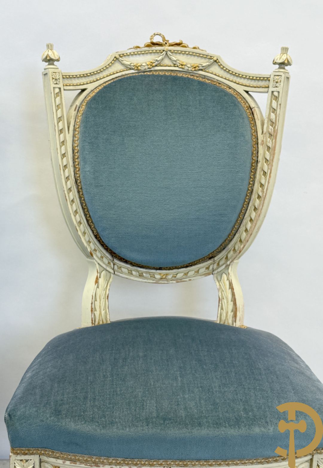 Salonensemble Louis XVI stijl bestaande uit 2 armzetels, 2 stoelen en salontafel