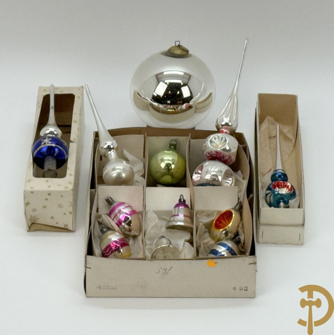 Antiek mondglazen kerstballen, Ajeko en pieken