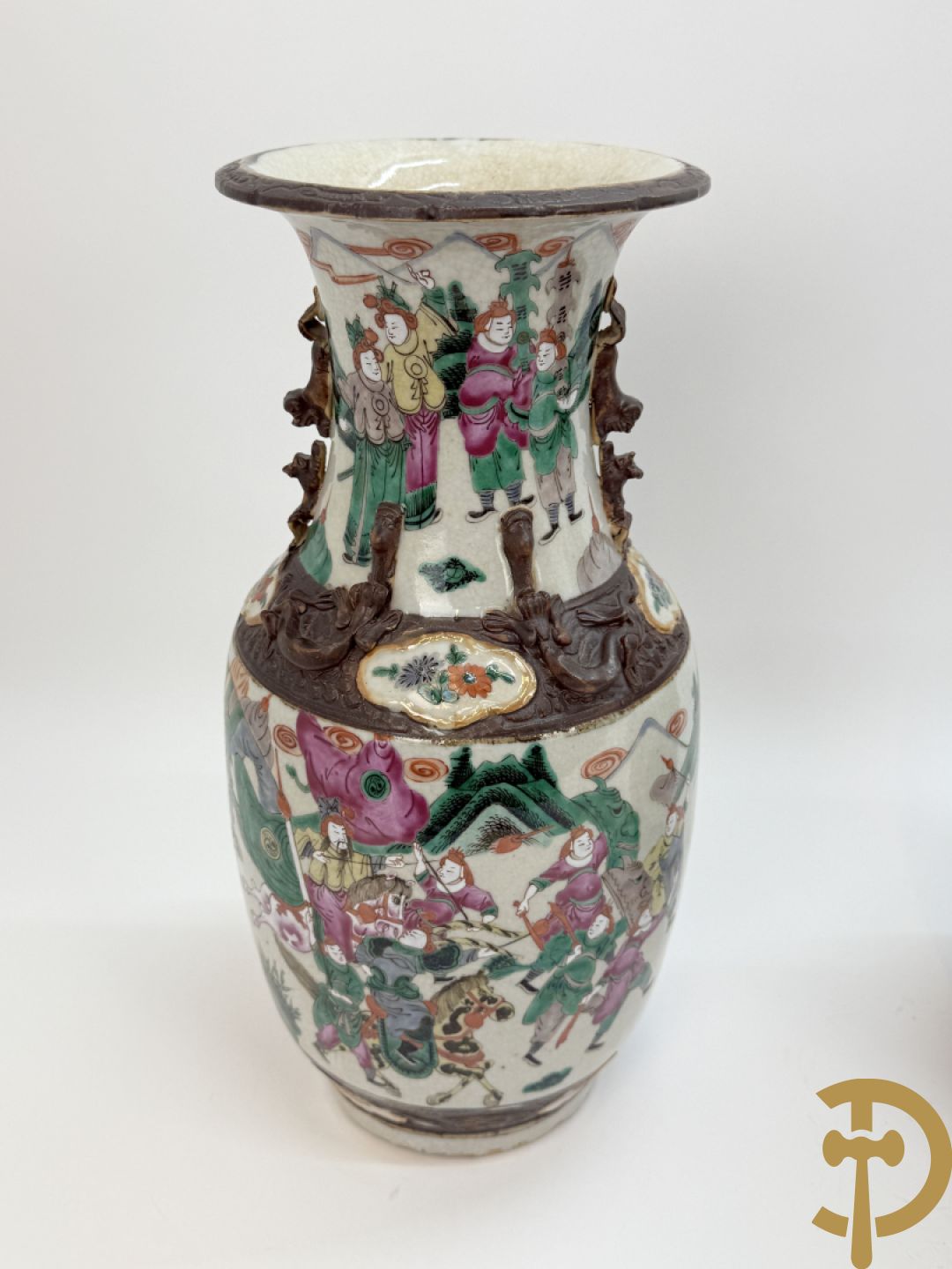 Twee Nankinvazen met geanimeerd krijgerdecor