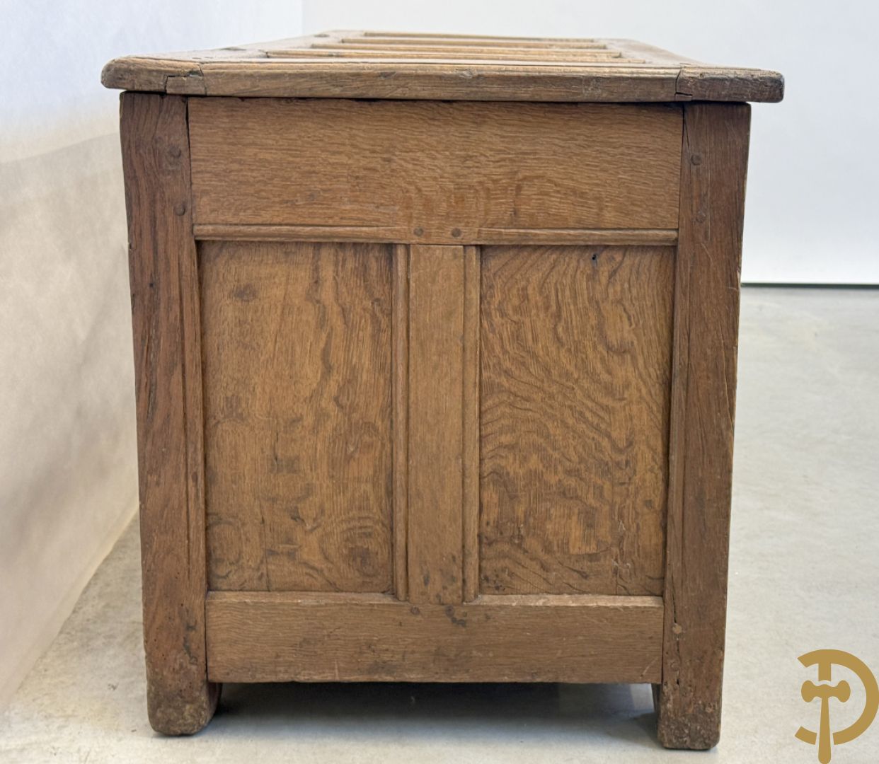 Massief eiken Engelse gesculpteerde panelenkoffer