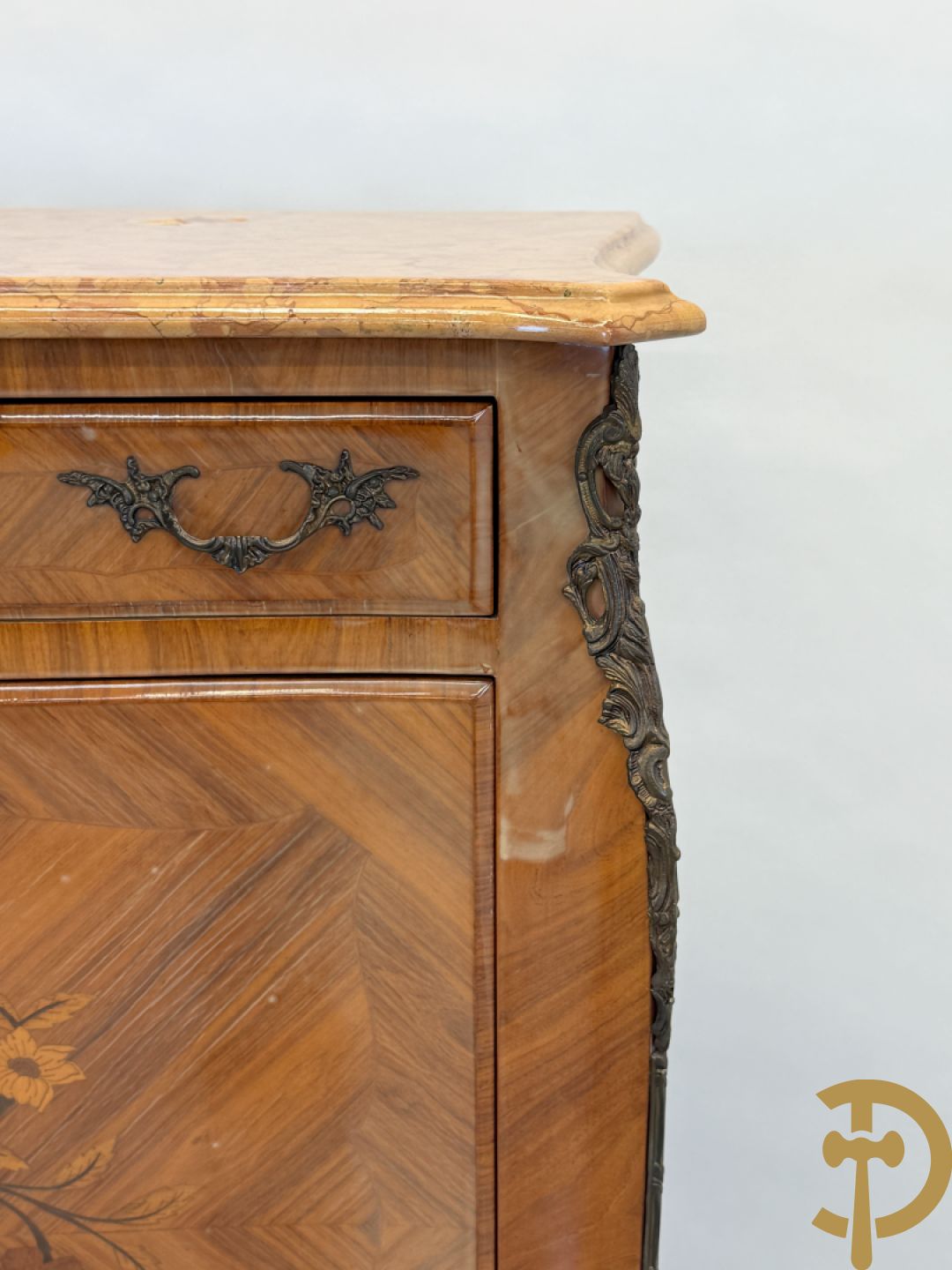 Notelaren klapsecretaire met 4 lades en bloemenmarquetterie, bezet met bronzen ornamenten - bovenaan met marmeren blad