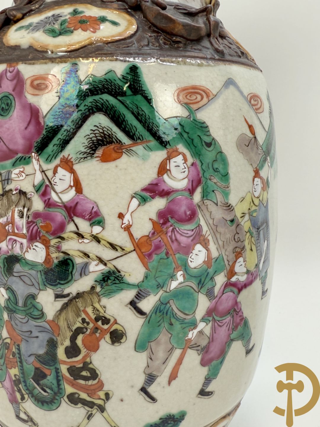 Twee Nankinvazen met geanimeerd krijgerdecor