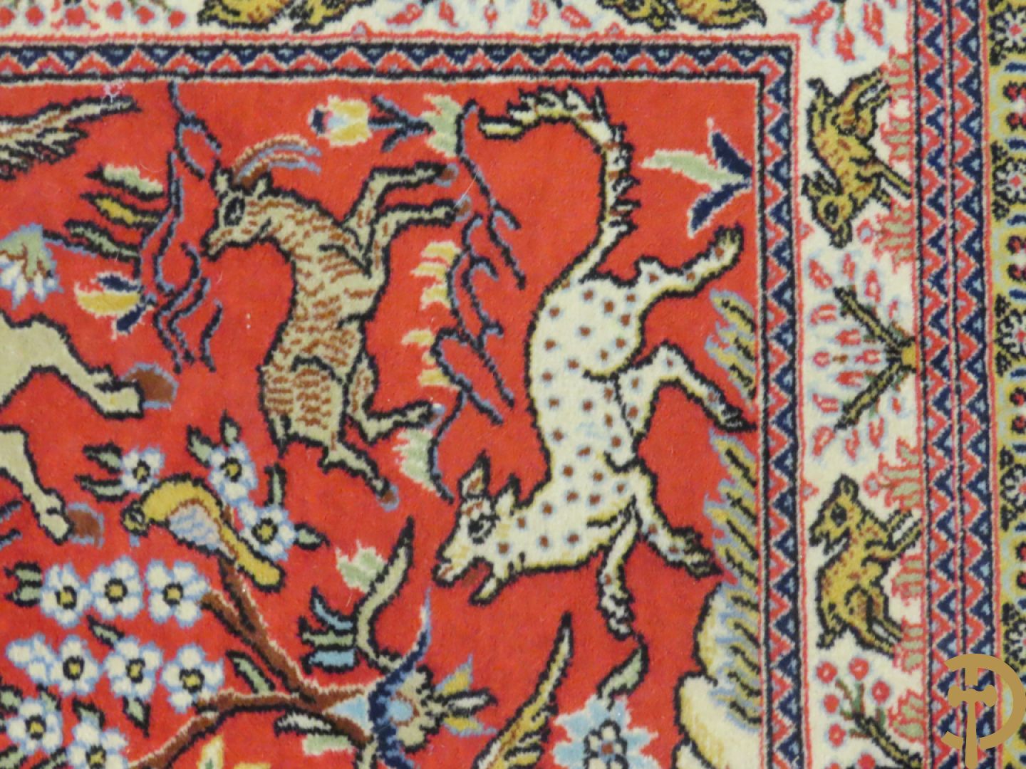 Oosters handgeknoopt tapijt met ruiter-en dierenmotieven