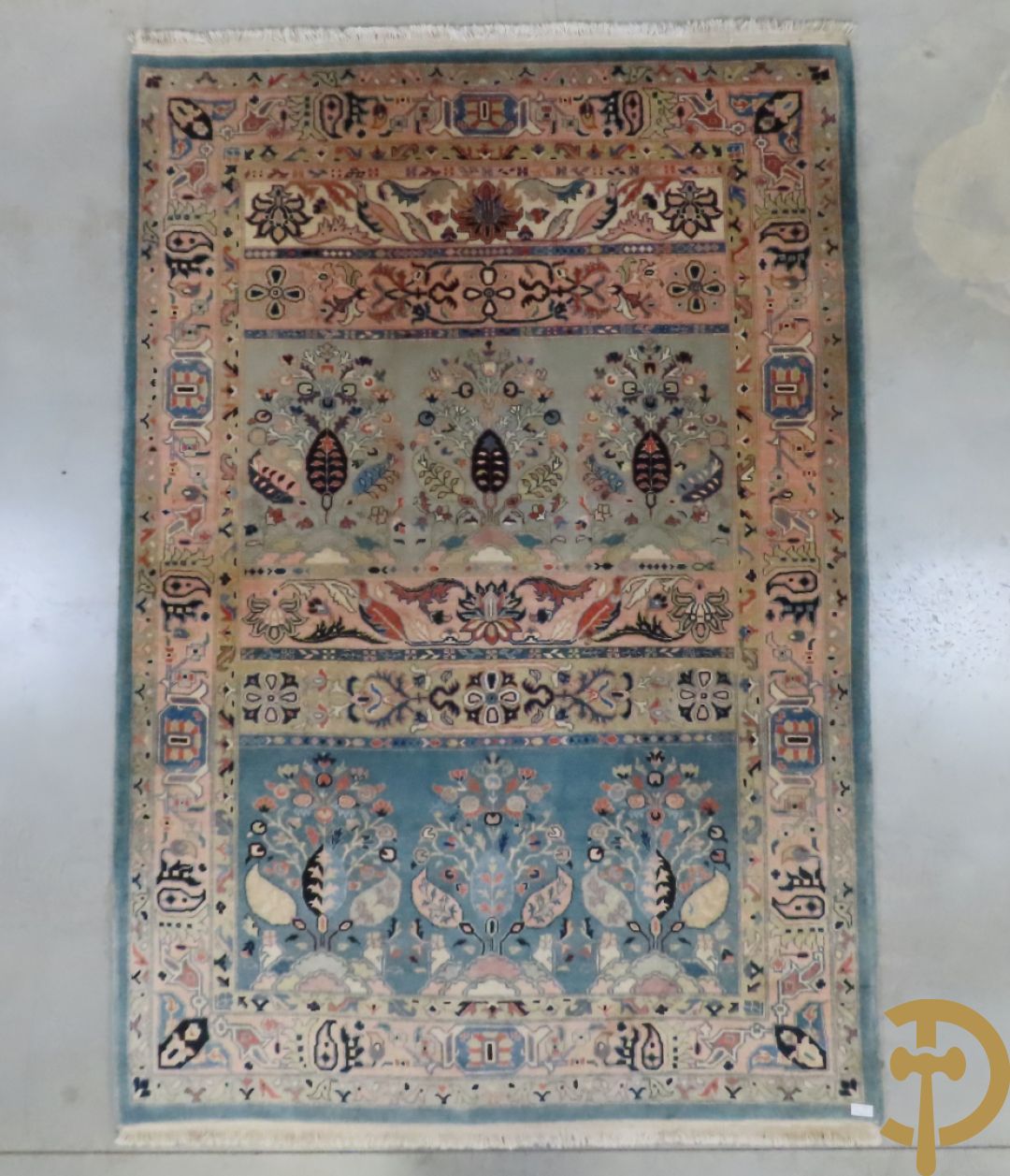 Oosters handgeknoopt tapijt Keshan met bloemen- en vogelmotieven