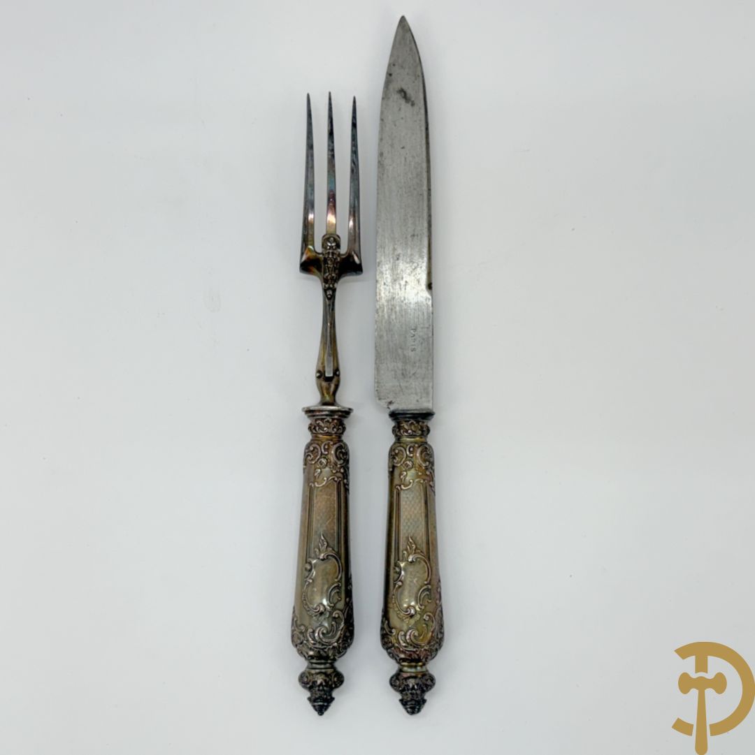 Vleesbestek met Neo Renaissance motieven, met zilverpoinçons