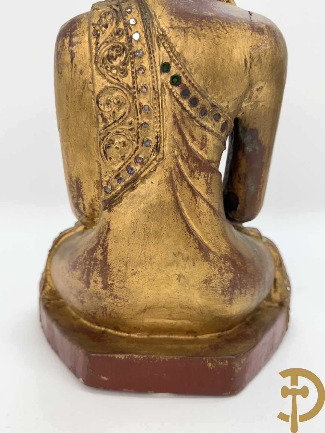 Handbeschilderd ijzeren boedhahoofd + vergulde houtgesculpteerde zittende boedha