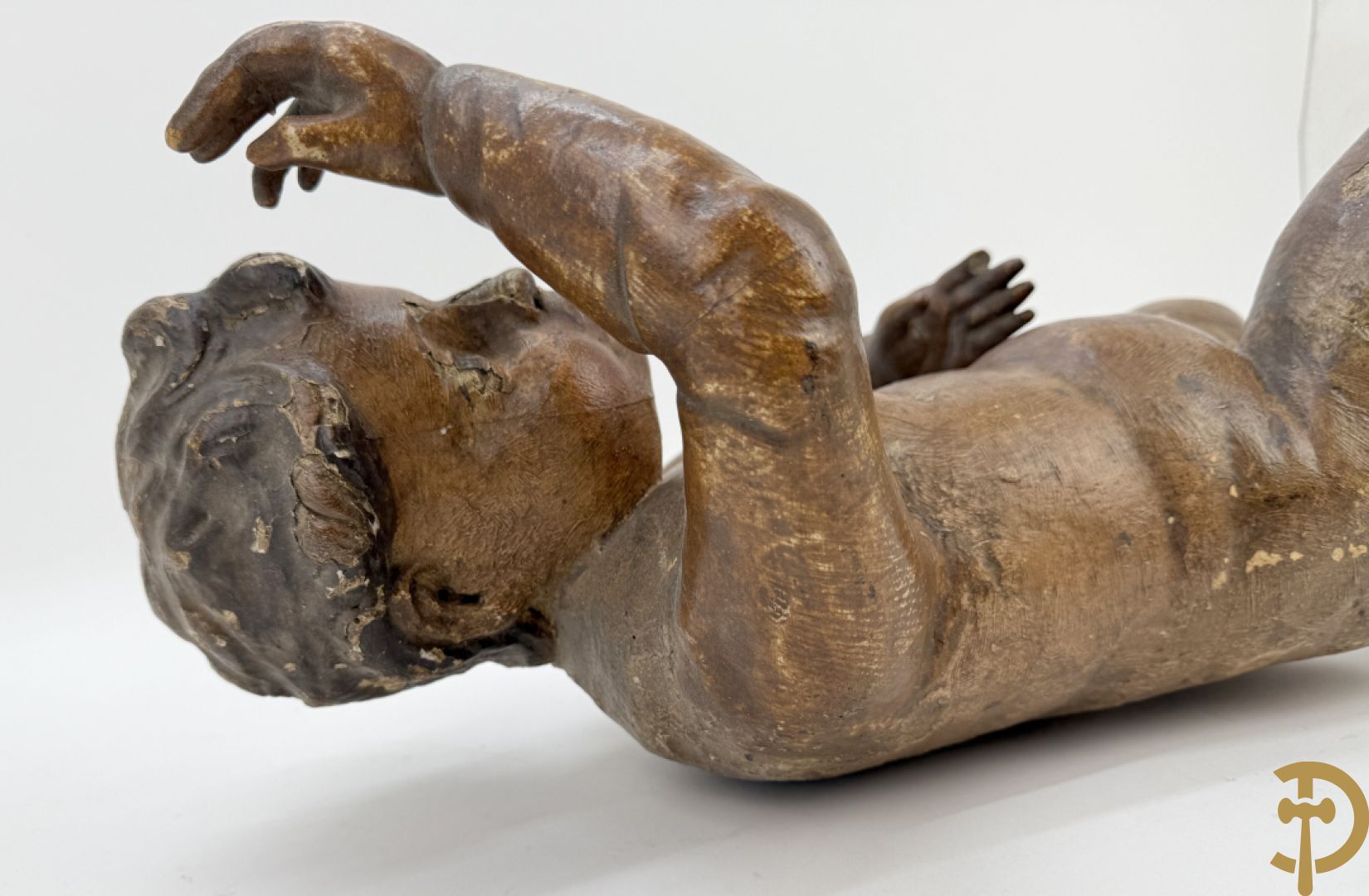 Paar houtgesculpteerde en gepolychromeerde cupido