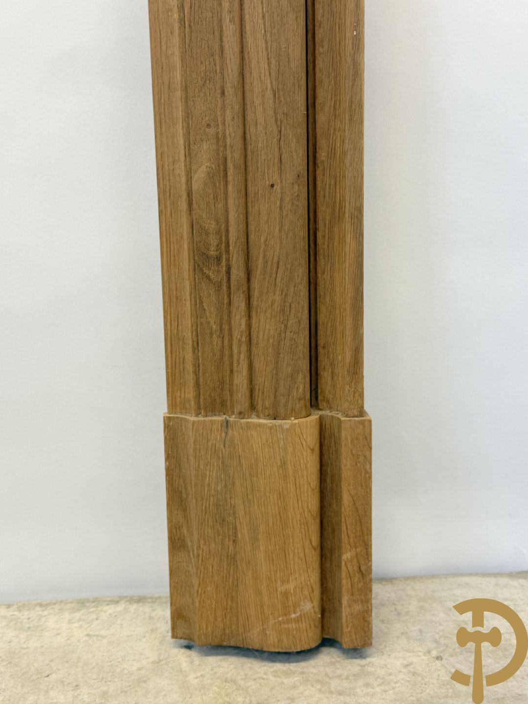 Eiken schouwmantel met gestoken molures