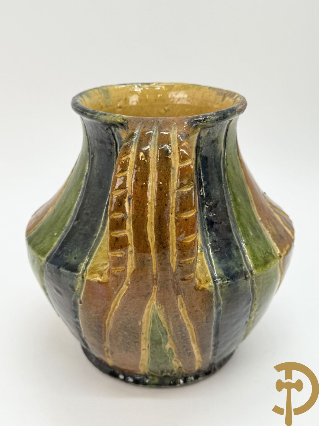 Drie Vlaams aardwerken vazen + Vlaams aardewerken tabakspot - VH gemonogrammeerd (Van Humskerk H.)