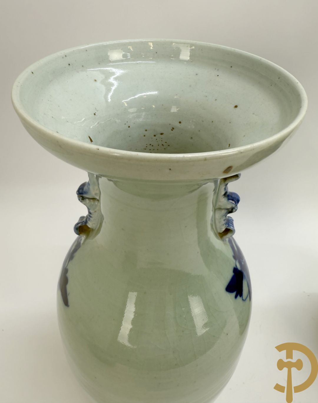 Paar Chinese porseleinen blauw/wit vazen met bloemendecor