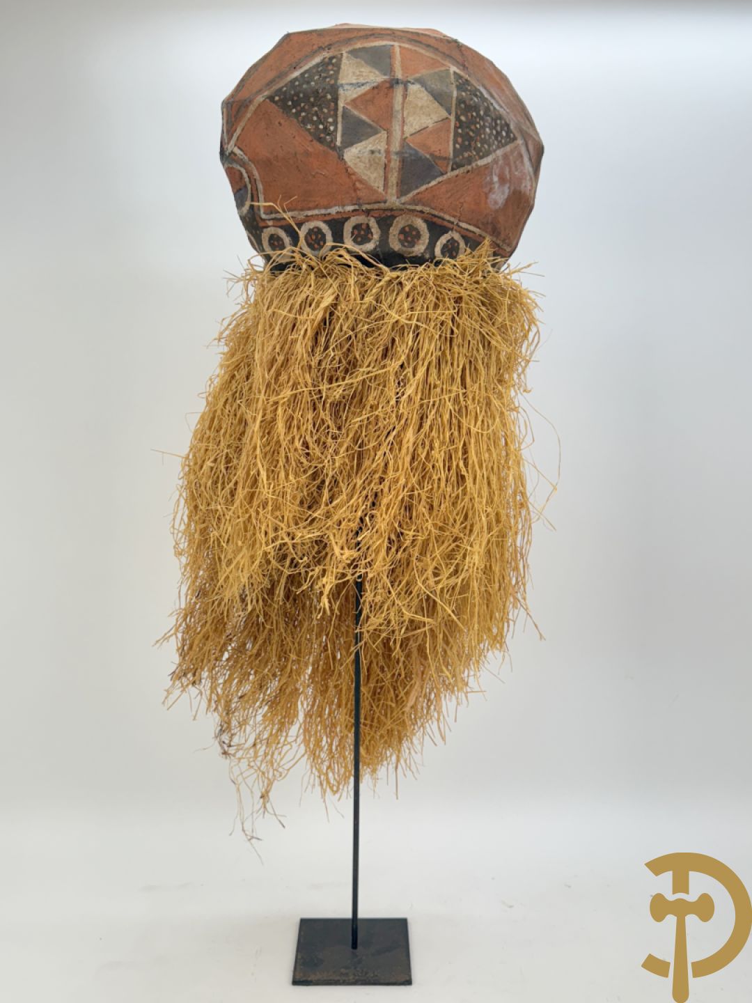 Afrikaans Yaka masker met raffia