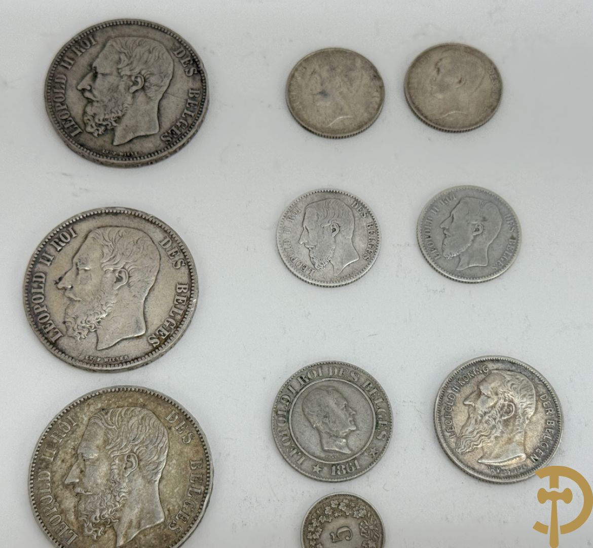 Reeks massief zilveren munten w.o. oude 5 Frank stukken van België en Frankrijk, belgische zilveren munten van 100, 250 en 500 Frank + zilveren munten van 1 Gulden Nederland