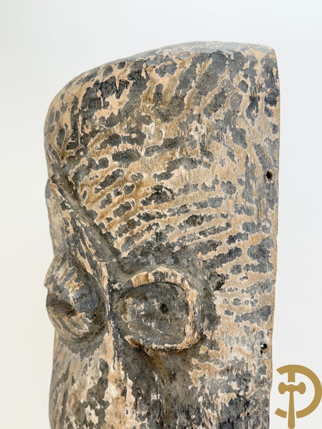 Afrikaans masker met bolle wangen, stam Suku