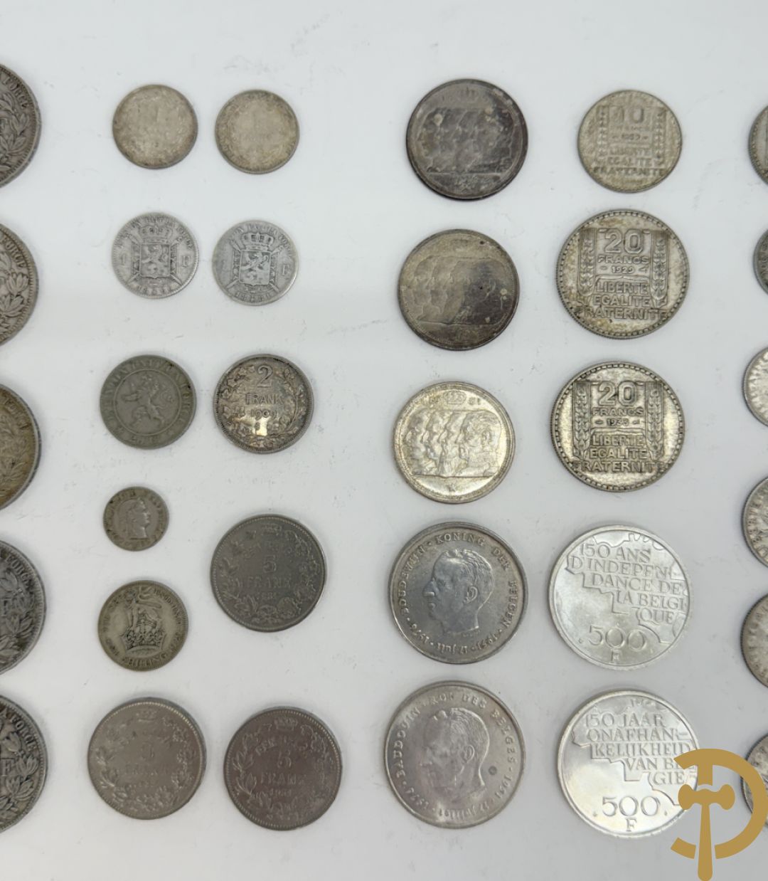 Reeks massief zilveren munten w.o. oude 5 Frank stukken van België en Frankrijk, belgische zilveren munten van 100, 250 en 500 Frank + zilveren munten van 1 Gulden Nederland