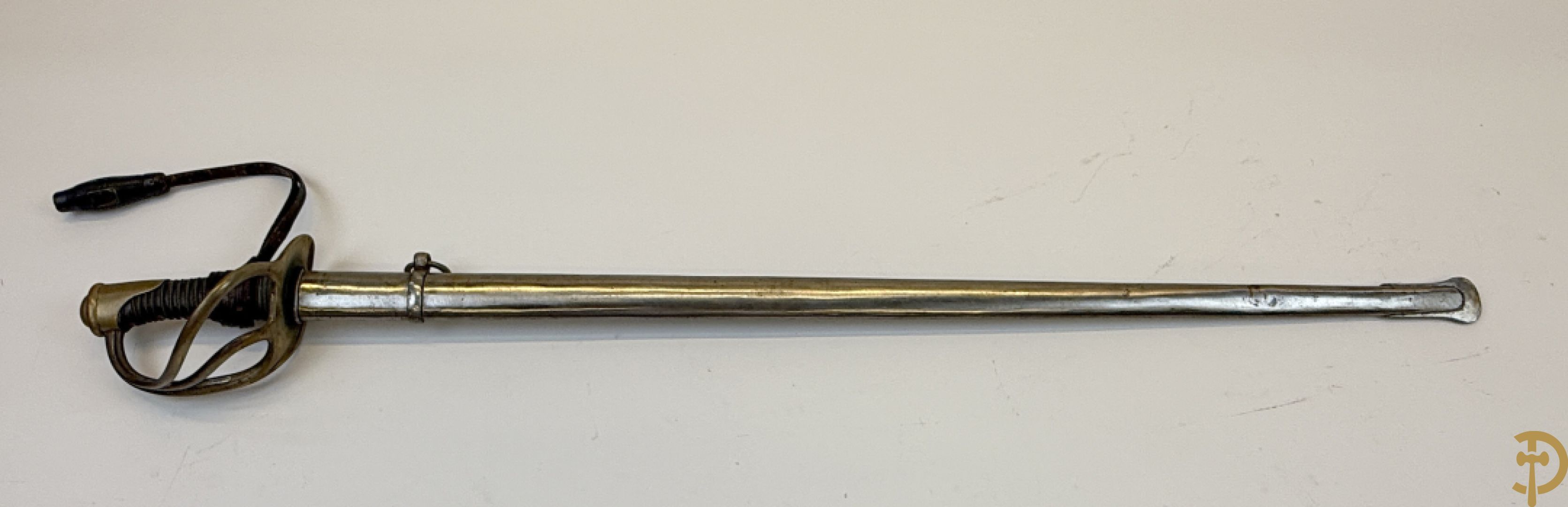 Sabel in schede van de Franse cavallerie, gemerkt op lemmet 1883