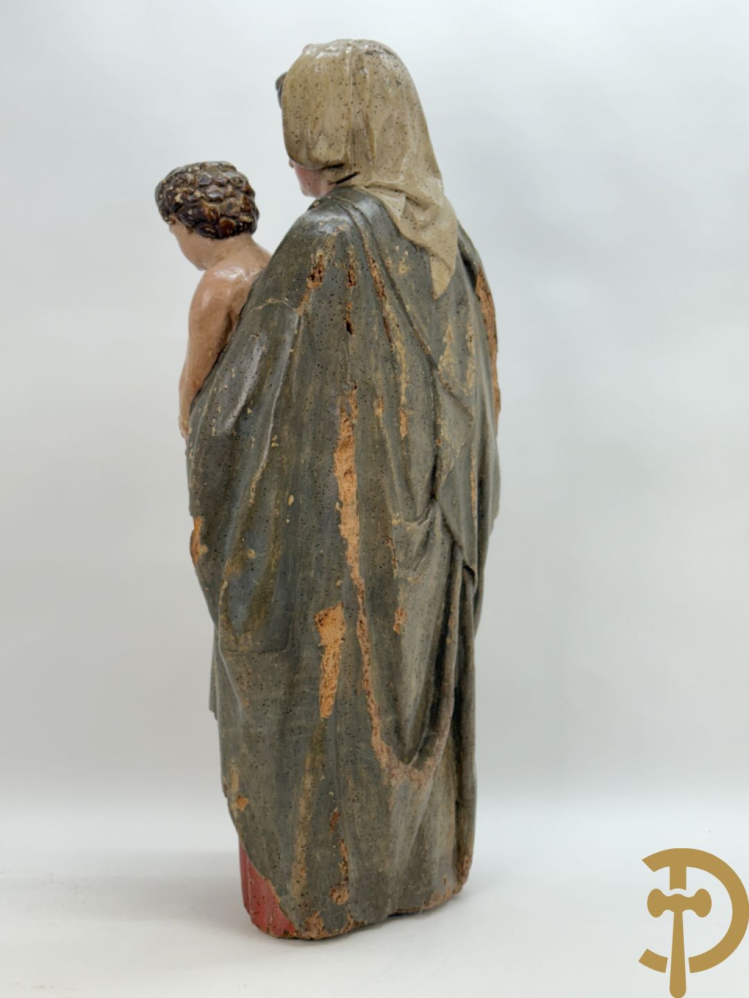 Gepolychromeerde houtsculptuur Madonna met rode jurk en kind, 18e
