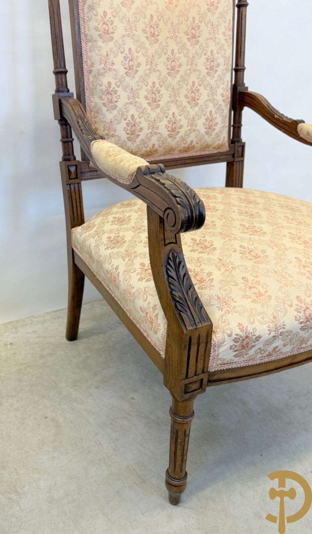Louis XVI salonensemble bestaande uit canapé, 2 armzetels en 4 stoelen