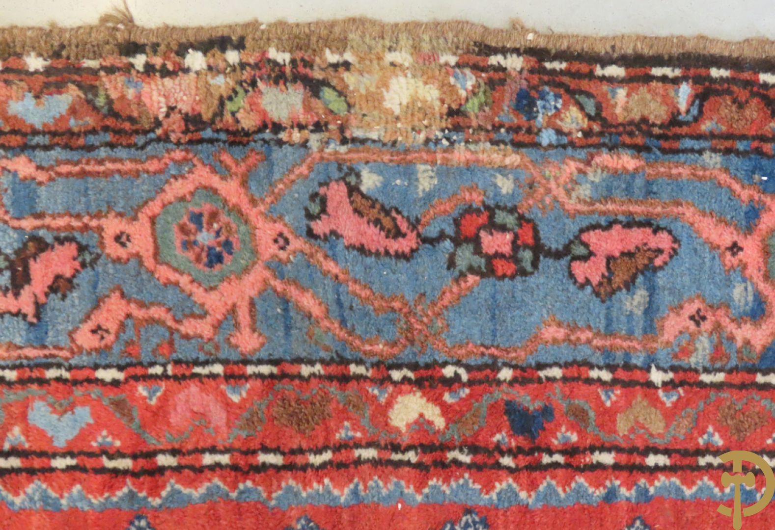 Oosters handgeknoopt tapijt Malayer met geometrisch bloemenpatroon op blauwe fond