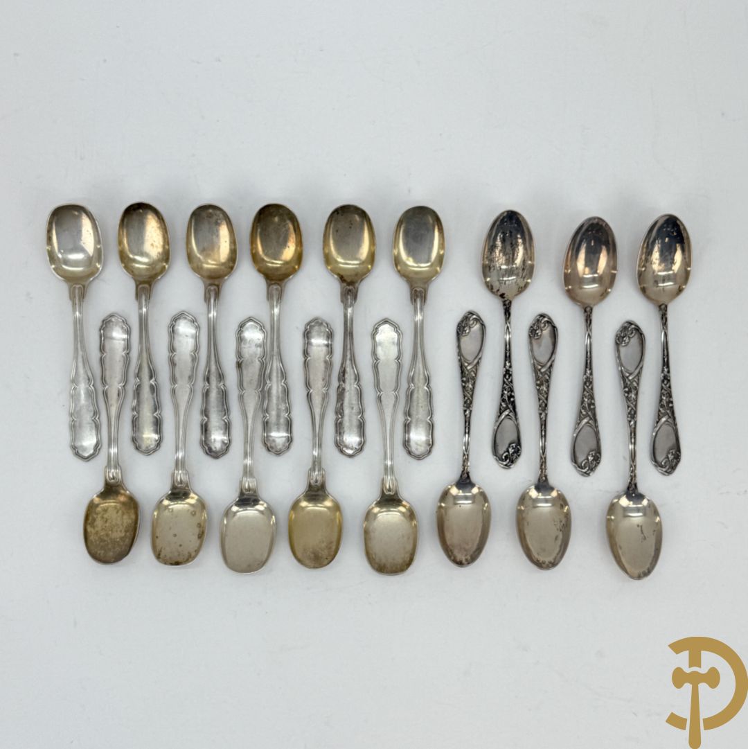 11 massief zilveren ijslepels + 6 koffielepels in massief zilver