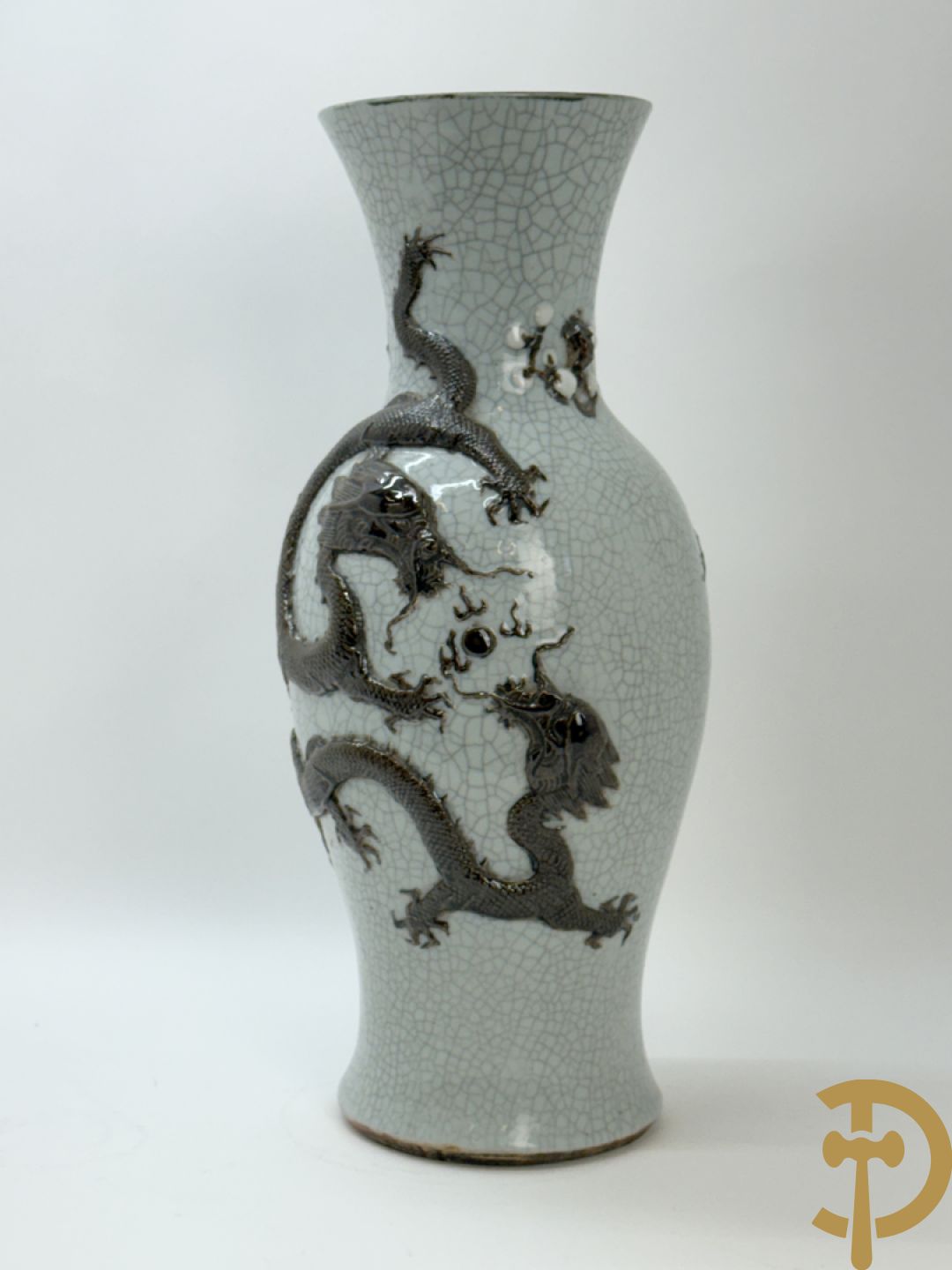 Chinese porseleinen Nankin vaas met drakendecor