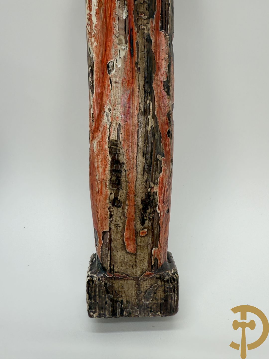Houtgesculpteerde en vergulde Madonna met kind + gepolychromeerde houten Christusfiguur