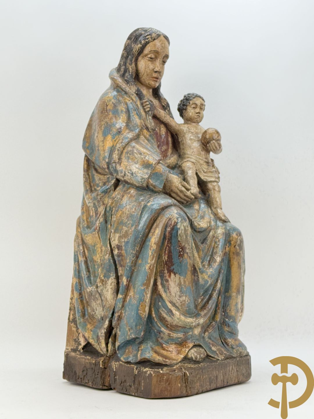 Houtsculptuur gepolychromeerde zittende Madonna met kind op de schoot, Zuid Europees
