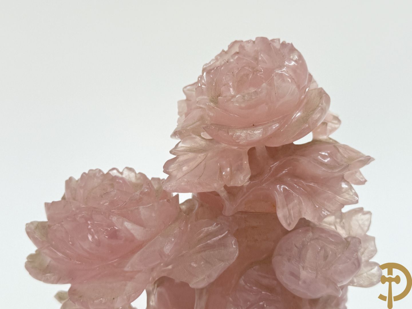 Brule parfum met bloemenmotieven in quartz + brule parfum in jadeiet + brule parfum met salamanders