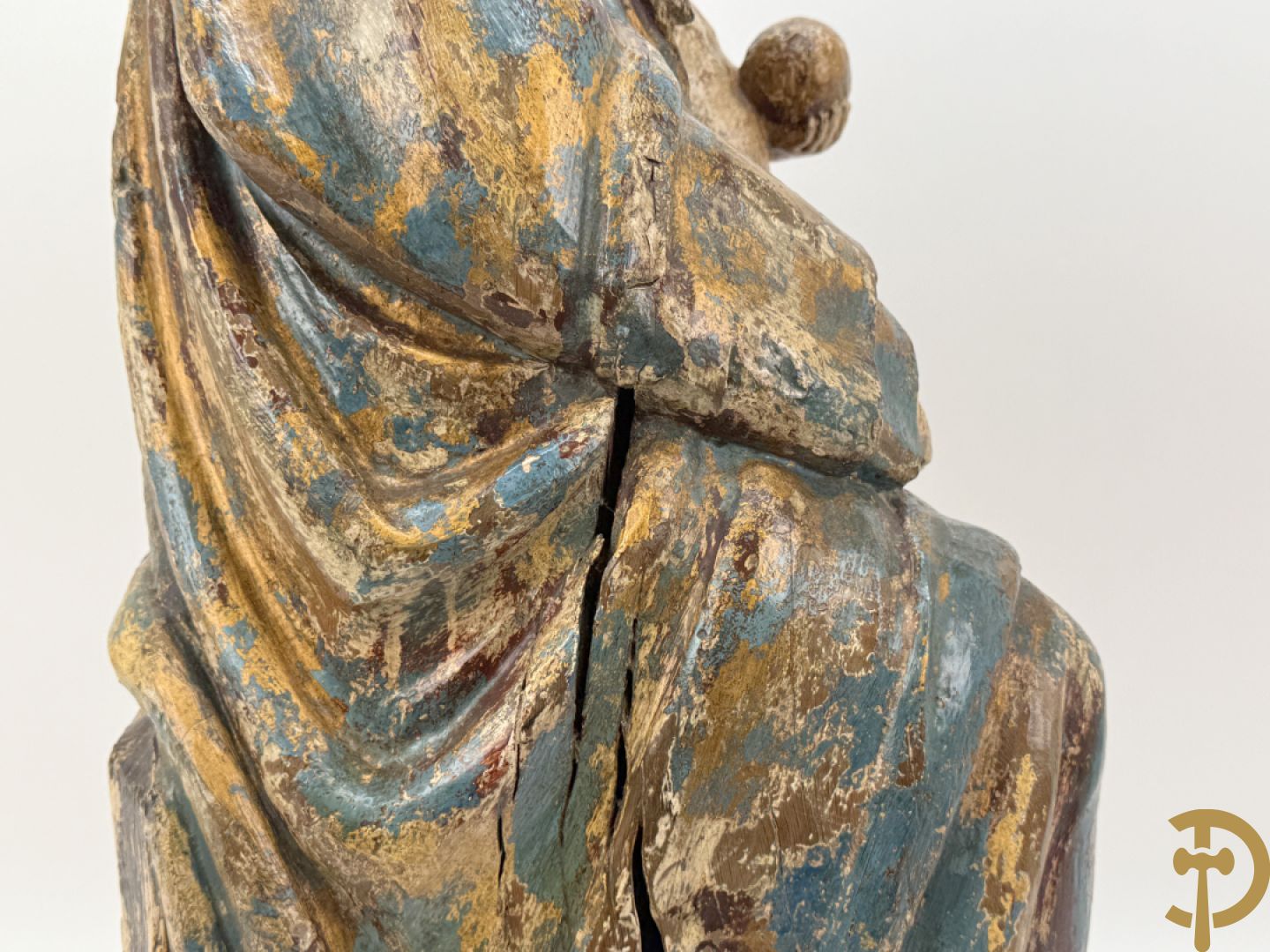 Houtsculptuur gepolychromeerde zittende Madonna met kind op de schoot, Zuid Europees