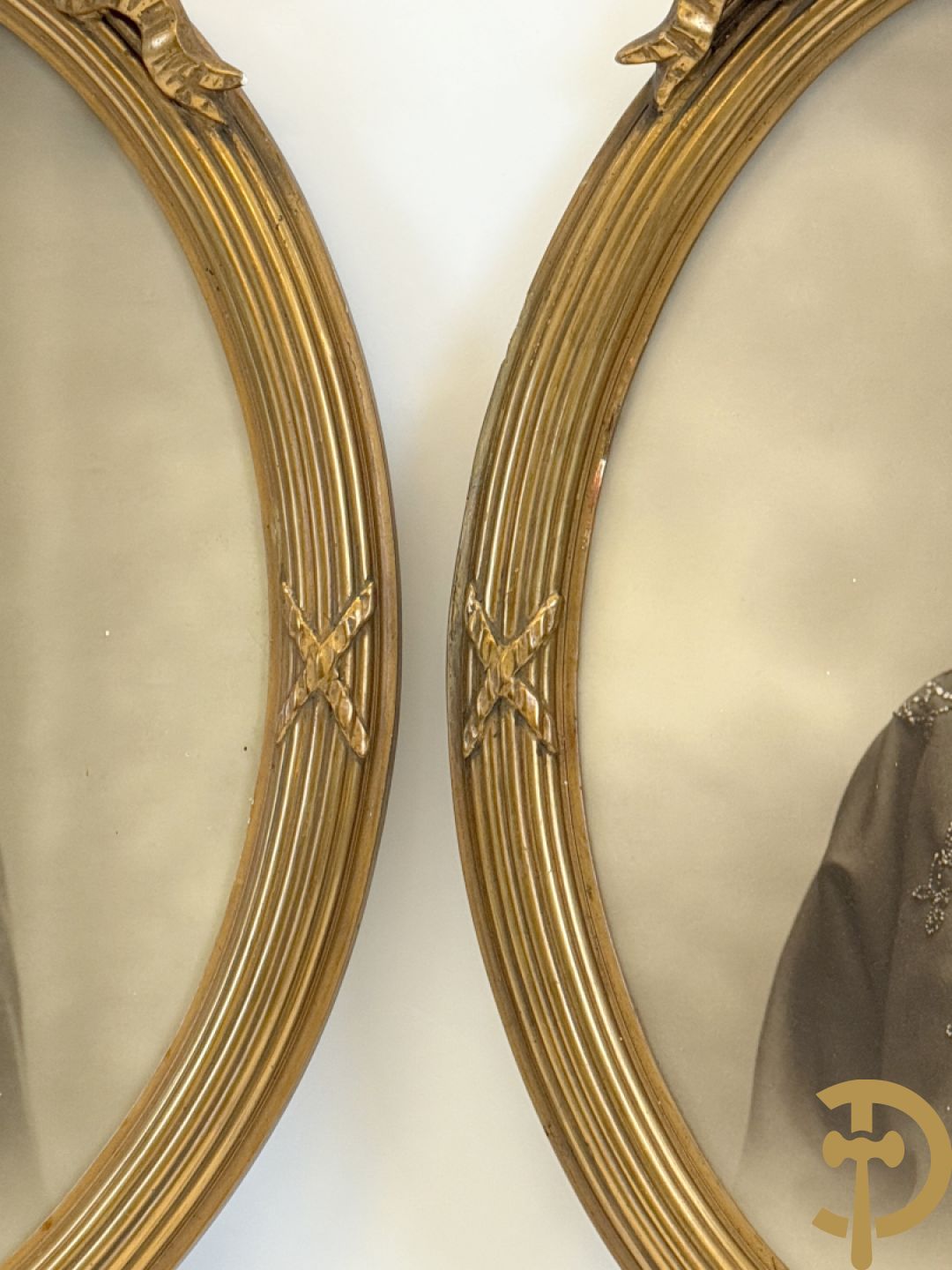 Paar ovale Louis XVI lijsten met portretten + VERBRUGGE getekend 
