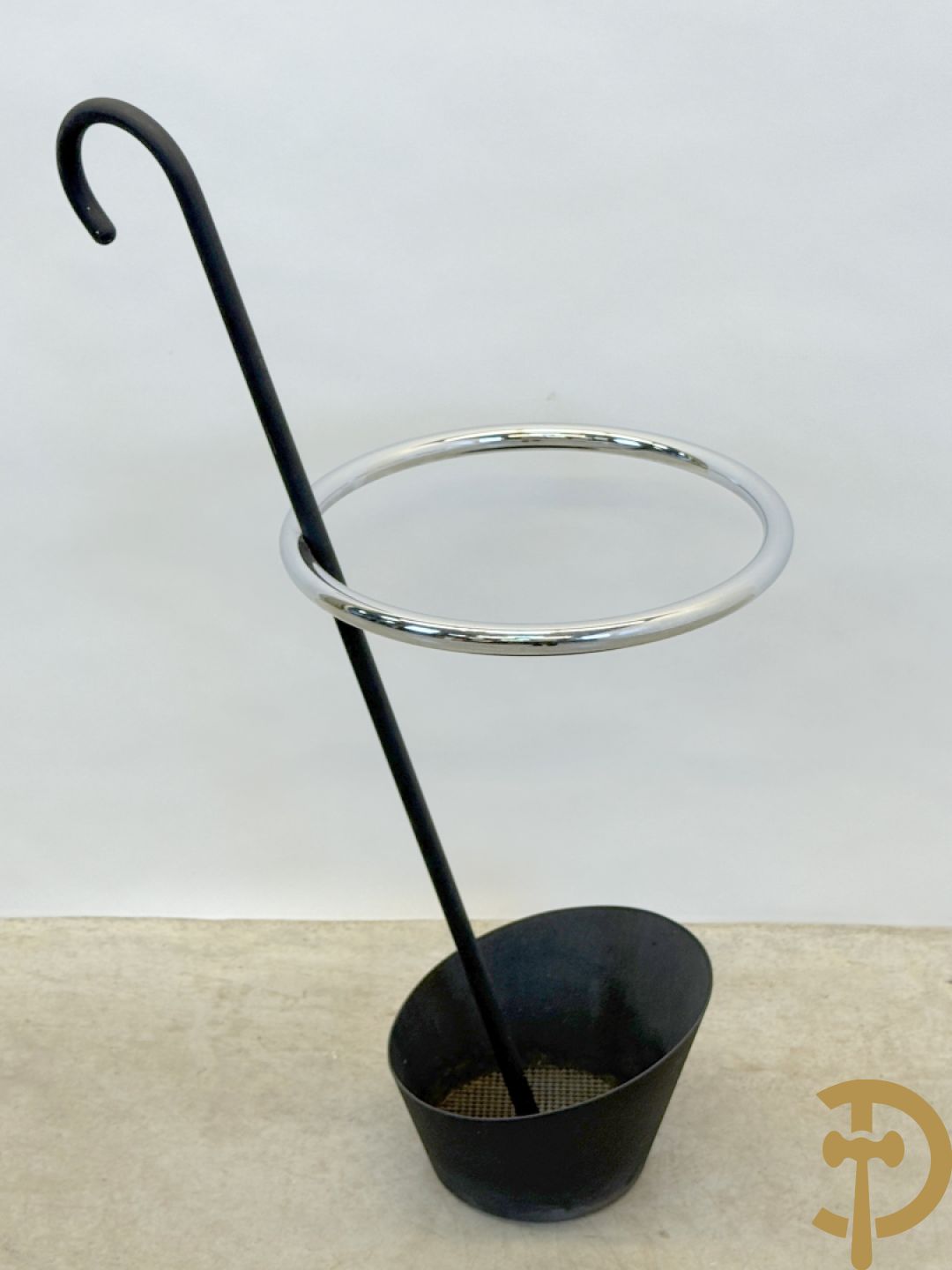 Design paraplu staander in chroom/gelakt staal, designer Pastoe, designer Shiro Kuramata