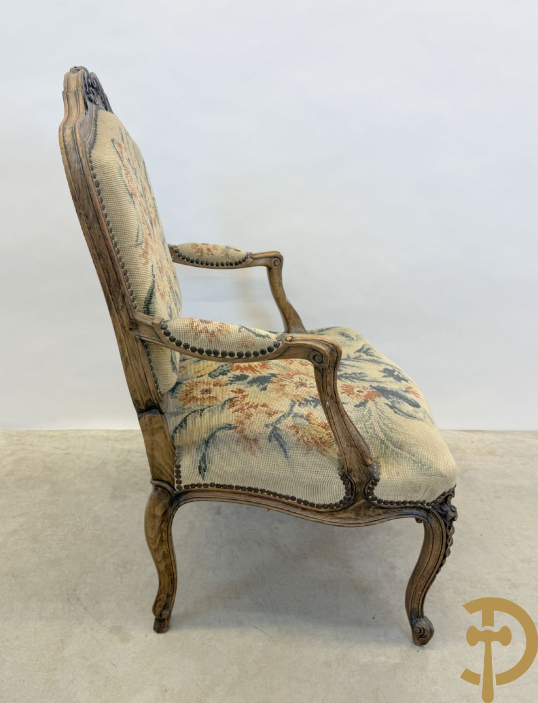 Gemonochromeerde Louis XVI armzetel + Louis XV armzetel met petit points