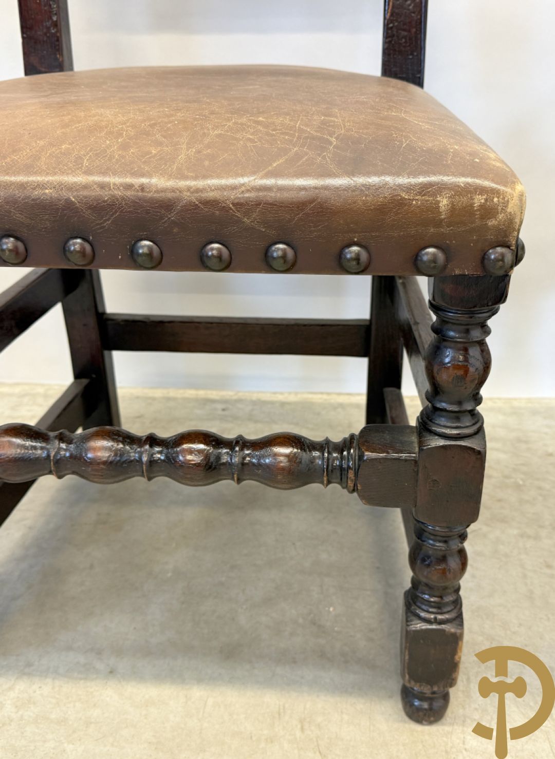 Grote massief eiken openklapbare gatelegg tafel + 6 Engelse eiken stoelen met lederen zitting