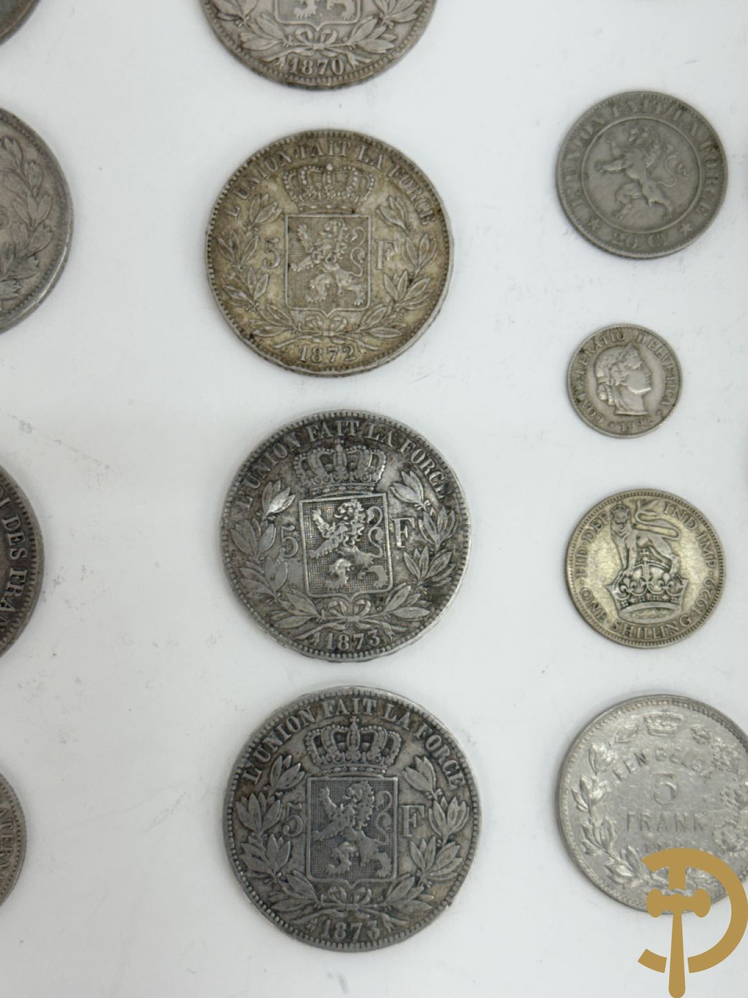 Reeks massief zilveren munten w.o. oude 5 Frank stukken van België en Frankrijk, belgische zilveren munten van 100, 250 en 500 Frank + zilveren munten van 1 Gulden Nederland