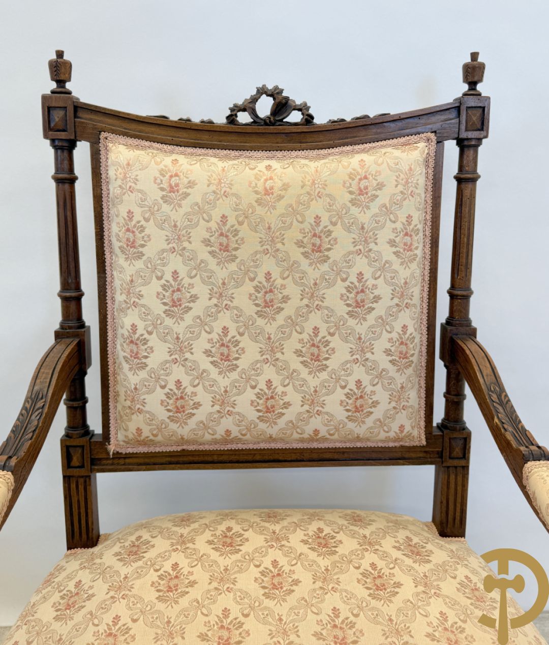 Louis XVI salonensemble bestaande uit canapé, 2 armzetels en 4 stoelen