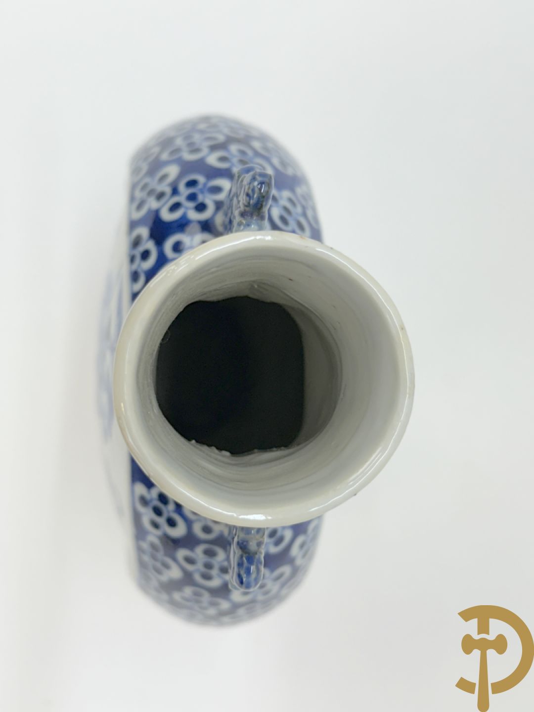 Chinese porseleinen maanvaas met geanimeerd decor