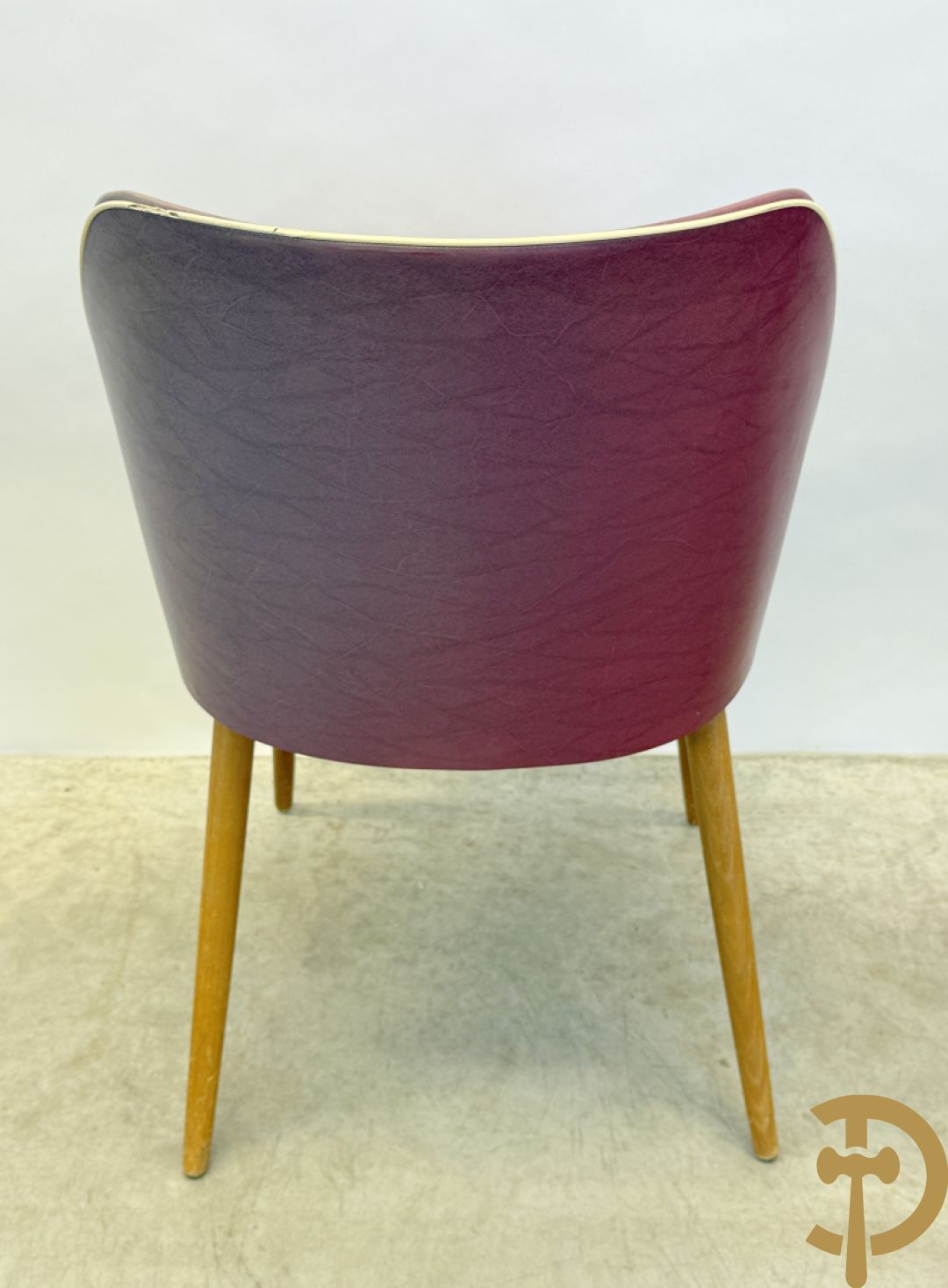 Set van 4 vintage stoelen  in skai met witte bies, jaren 